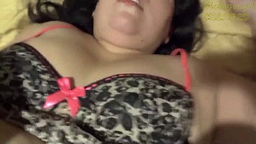 El amigo del cornudo me folla delicioso