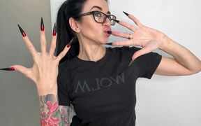 Finger Snapping and Sucking, Hot Black Color Long Nails, Sharp Claws