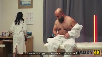 DADDY4K. Pervy nurse is cheating right in the doctor's office
