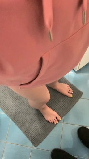 MILF Pee Desperation POV Pissing Woman