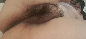 ,playing with hairy pussy