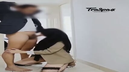 Jilbab Seksi Layani Nafsu Bosnya Di Kantor