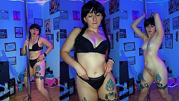 Merlina baila pole dance en lenceria negra