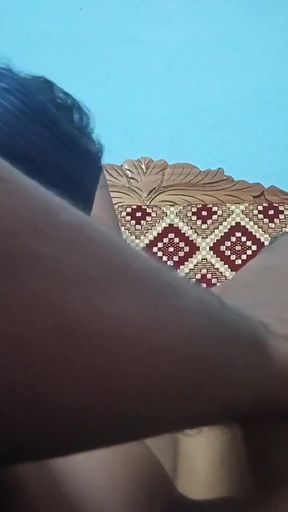 Desi housewife ki mast chudai. Boyfriend ke sath   Clip 1