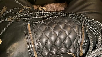 Multi-tailed razor whip