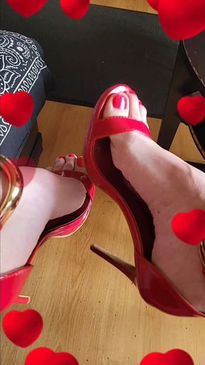 Transvestite Student Slut, Shows Her Pussy and Red Heels