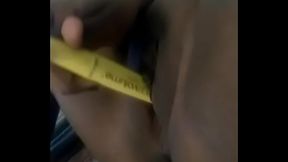 Mujer caliente se mete un plum&oacute_n muy rico