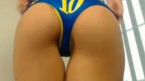 Awesome super hot and sexy curvy Brazilian webcam babe posed for me
