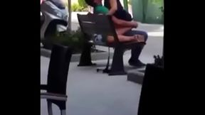 Sexo en p�blico con una linda pareja