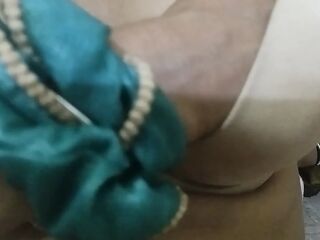 Chut may ungli dal kar fingering Kar Kay chut ka pani nikala