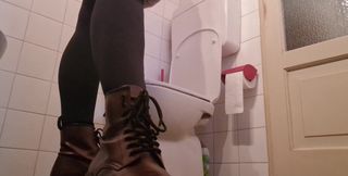 Great Piss and Farts in the Bathroom of a Friend