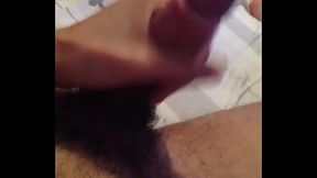 Tocando uma na cama