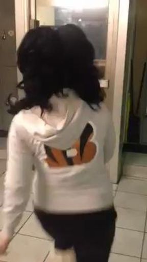 Shake that juicy booty