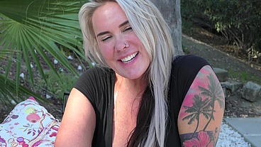 CASTING WITH SEXY TATTOOED MILF NOA FOX