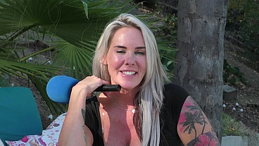CASTING WITH SEXY TATTOOED MILF NOA FOX