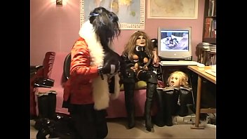 Roxina2007EbonySofaDoll150207XXL.WMV