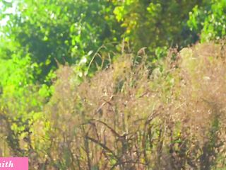 Jeny Smith play herself in public place