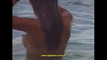 VICKY FARI&Ntilde_A super hot en la playa