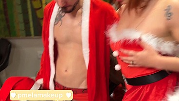 Fizemos uma suruba de Natal com 3 pirocudos e 2 trans gostosas e dotadas eu e minhas amiguinhas fudemos muito