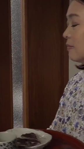 She Is Still Active! Grandma Who Would Eat up Everyone Vol. 4-4