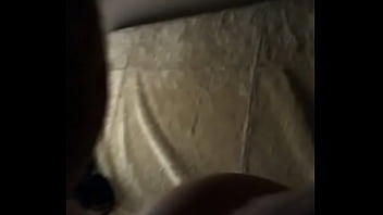 Salope &agrave_ faux seins