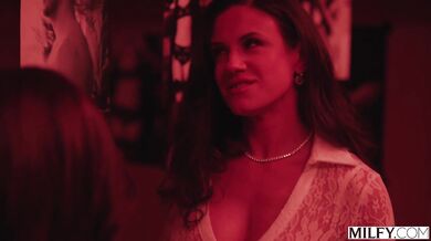 MILFY Seductive Photographer Penny Barber Shares A Cock With Her Her Model Rissa May In Hot Threesome