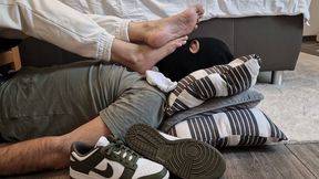 Feet in face