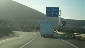 Le Bus des libertins CANARIS #5 , VITTORIA se fait baiser sur la route de la plage