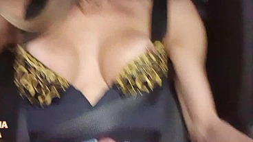 Paloma Veiga fazendo putinho mamar sua piroca grande dentro do carro