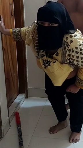 ek chor ghar mein aya aur mere wife ko kutte ke tarah choda Jabardast (came to the house &amp; fucked housewife Doggy&hellip;   Clip 3
