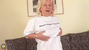 Horny Granny Fucks Her Hairy Pussy With A Big Dildo With Big Pussy