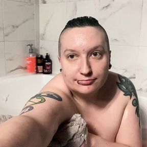 Keeno takes a short bath Face Reveal voyeur