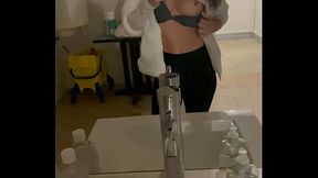 Rejoins moi dans les toilettes du restau