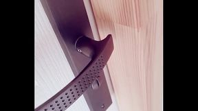 Je surprends ma colocataire se faire baiser par un inconnu