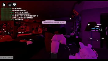 BBC Destruye a 2 conejitas blancas llenandolas de leche en un tr&iacute_o (Roblox y con sonido) Collab con @Celix22 y @Cherrylizii