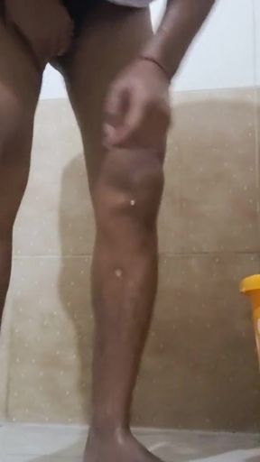 Bhaiya ki biwi ne bhabhi ko bhaiya Ko chod Diya   Clip 1