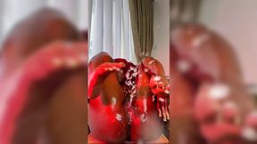 Black hottie uses multiple toys to make herself squirt