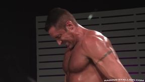 Bodybuilder Colt Rivers Rimming In Backstage