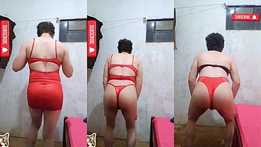Rebolando de sutiã e calcinha