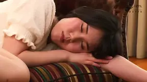 Japanese beauty takes it balls-deep