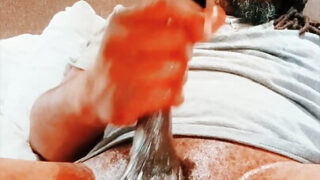 Solo jente klipp av amatør tatoverte amerikanske gutter knuller sitt eget rumpehull