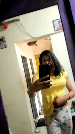 Zoya Shezadi Full Enjoy Happy Valentine's Day with My Hair Brush Today Because I'm Single Now