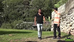 coroa da para os amigos e ainda faz uma dupla penetracao com eles - camila costa - big bambu