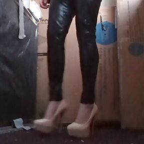 Little teaser video in new sexy leggings x