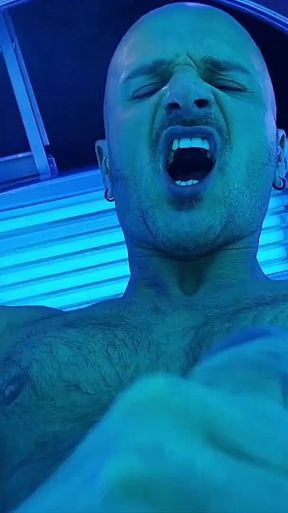 Wichsen Im Solarium Mit Cumshot