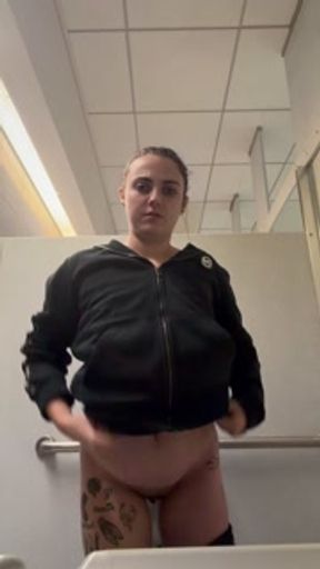 HOT—PUBLIC— SOLO FISTING IN AIRPORT BATHROOM