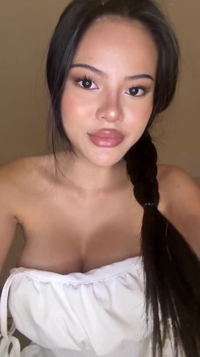 Curvy solo dancer teases camera with sexy moves