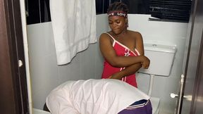 she seduced and fuck the plumber who came to fix her bathroom