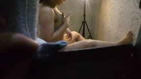 profesora putita descubierta dedeandose en el bano de mis tios y casi me la follo, me hizo una paja muy rica