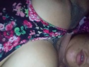 Morena tetona dándose placer como toda una zorra